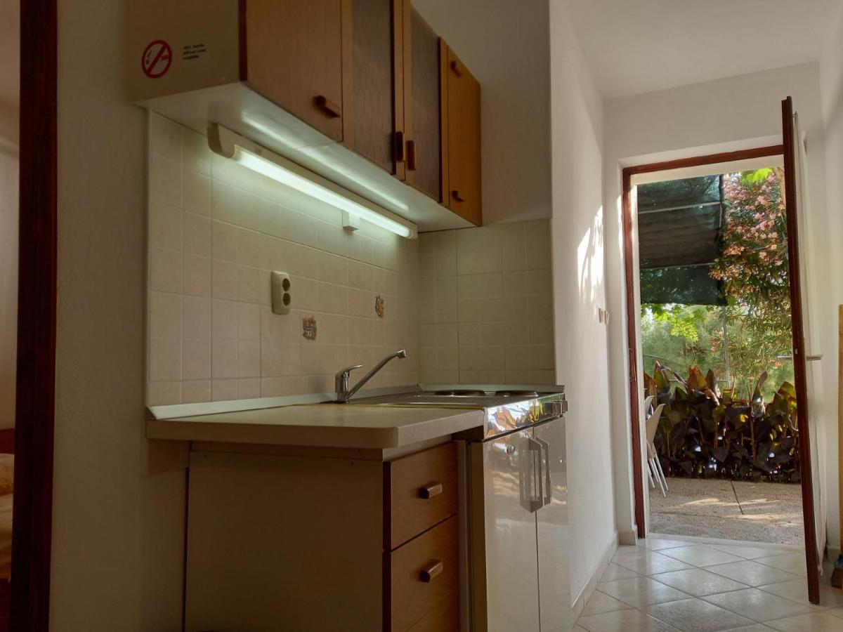 Apartments By The Sea Stanici, Omis - 19728 Ngoại thất bức ảnh